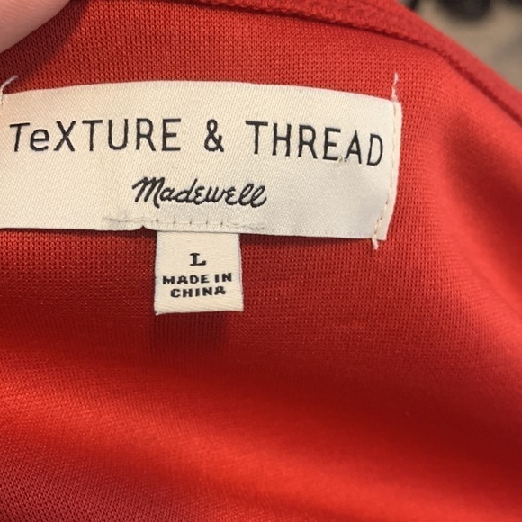 MADEWELL TEXTURE & THREAD CROSSBODY WRAP TOP IN RED CREPE size large - Picture 6 of 7